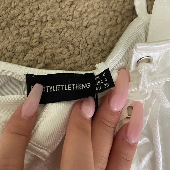 PRETTY LITTLE THING PLT WHITE BODYSUIT - Picture 2 of 2